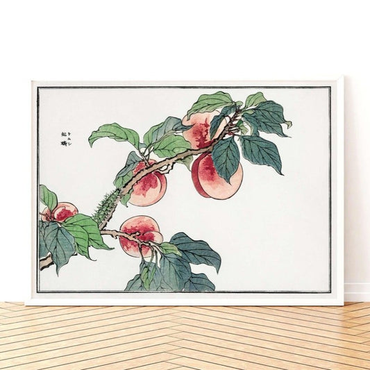 Raupe auf einem Pfirsichbaum